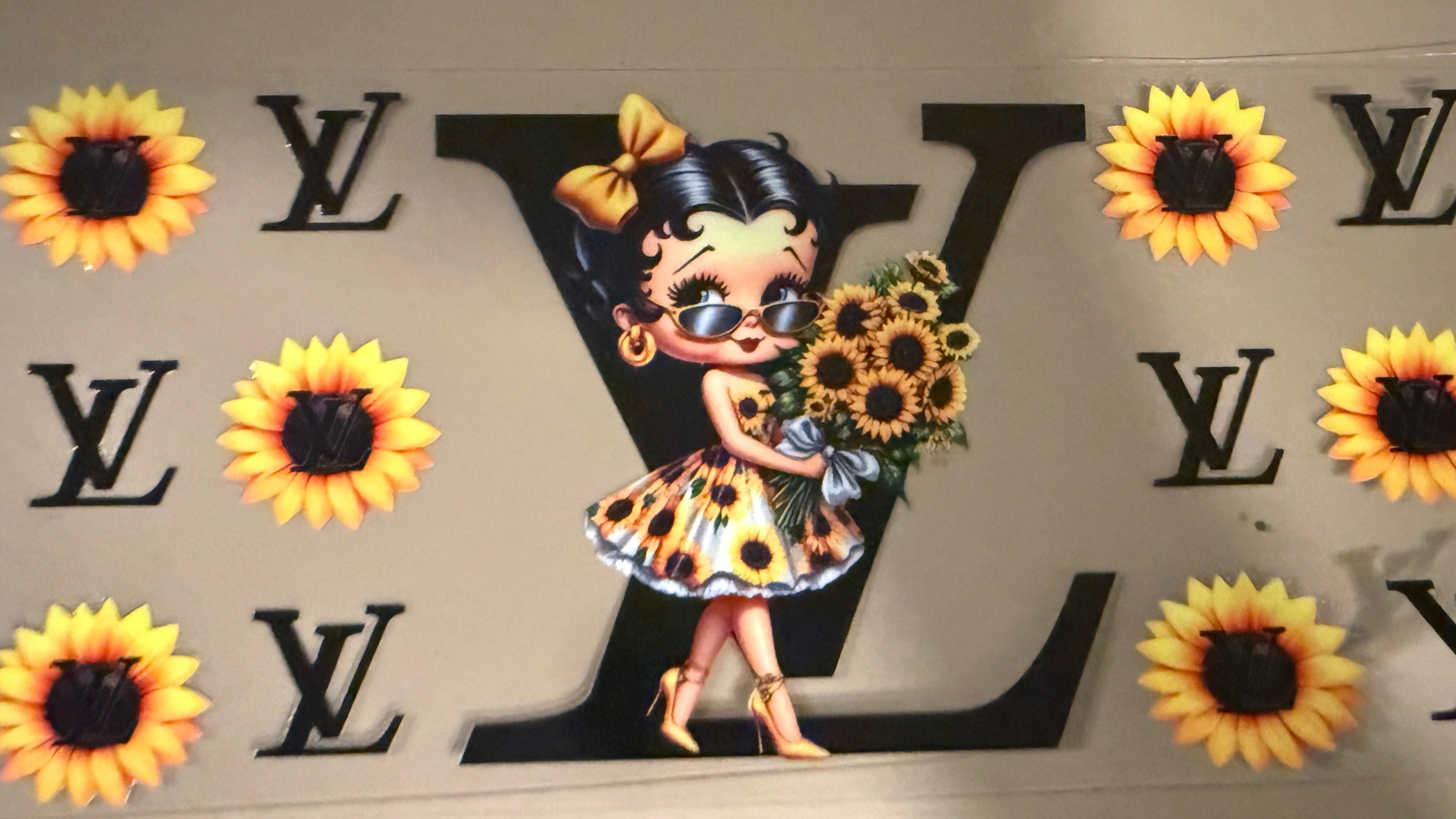 Sunflower Louie Betty